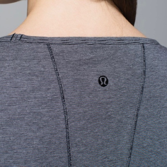Lululemon Between The Lines Long Sleeve Micro Stripe Black White Size Small - Picture 6 of 12